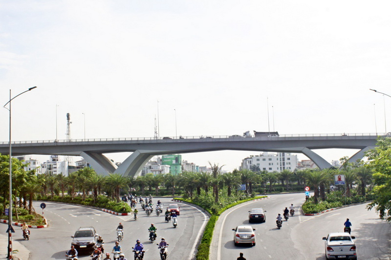Cầu cạn nút giao Long Biên - Hà Nội
